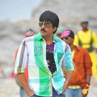 Ravi Teja - Ravi Teja in Nippu Movie Stills | Picture 131067